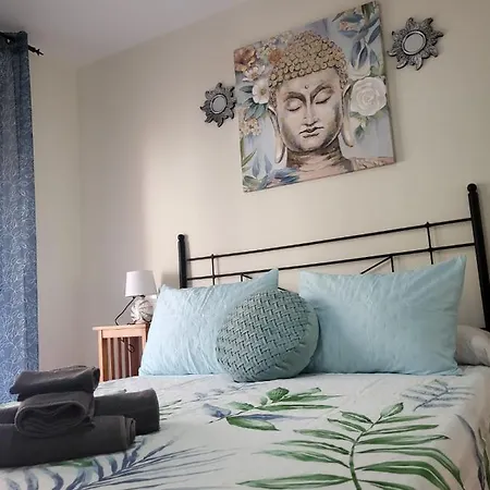Bajo De Esencia Relajante Con Piscina Privada Y Patio! * Vera