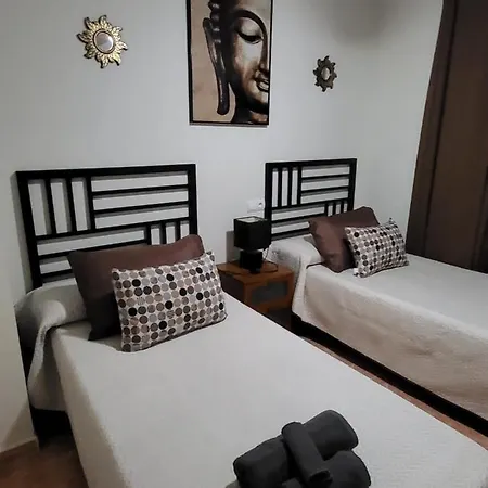 Bajo De Esencia Relajante Con Piscina Privada Y Patio!