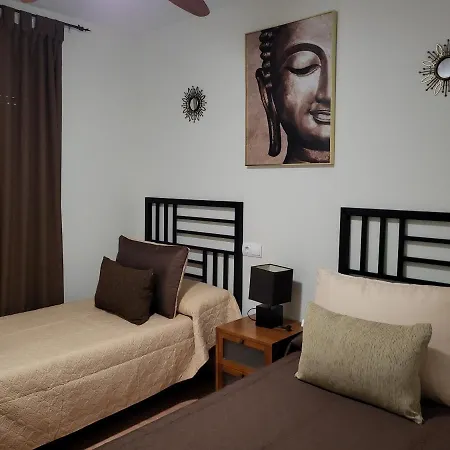 Bajo De Esencia Relajante Con Piscina Privada Y Patio! *