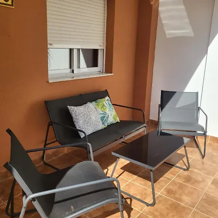 Bajo De Esencia Relajante Con Piscina Privada Y Patio!