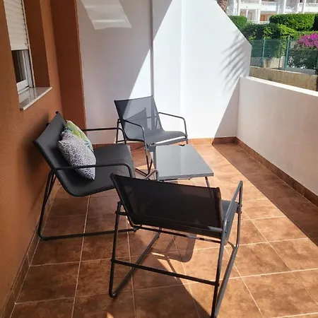 Bajo De Esencia Relajante Con Piscina Privada Y Patio! *