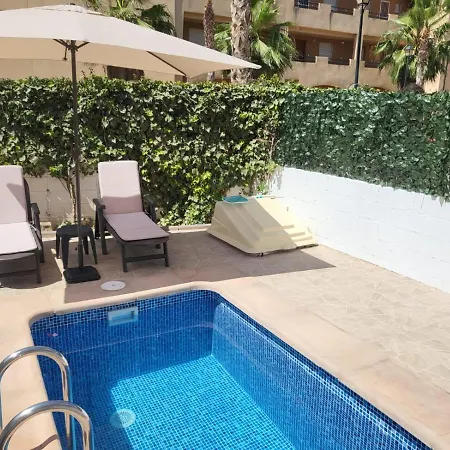 Bajo De Esencia Relajante Con Piscina Privada Y Patio! Vera