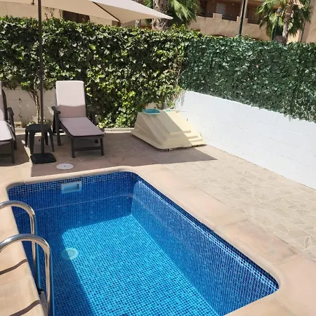 Apartment Bajo De Esencia Relajante Con Piscina Privada Y Patio! *