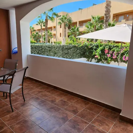 Bajo De Esencia Relajante Con Piscina Privada Y Patio! *