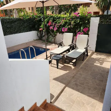 Bajo De Esencia Relajante Con Piscina Privada Y Patio! Apartment *